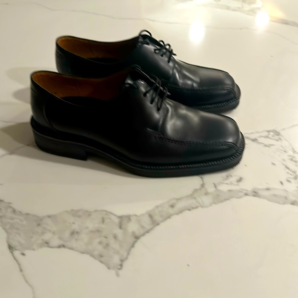Black dress shoes